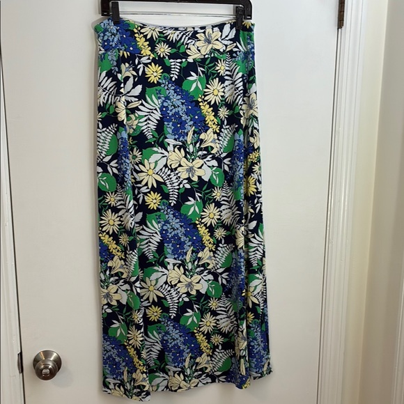 Talbots Dresses & Skirts - Talbots Navy knit maxi skirt beautiful floral size M